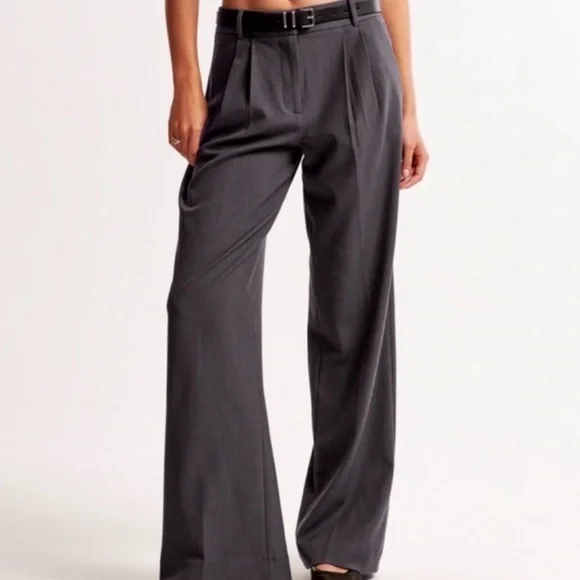 Abercrombie & Fitch Trousers (3 pairs) - Picture 3 of 11